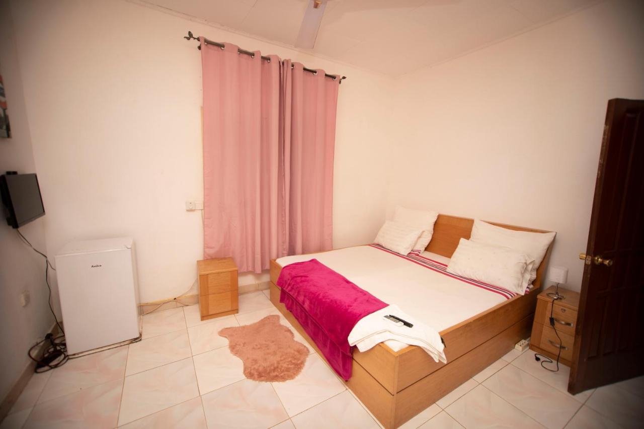 Marysin Guest House Accra Eksteriør billede